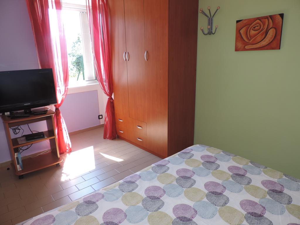 Vanni'S House Канобио Стая снимка